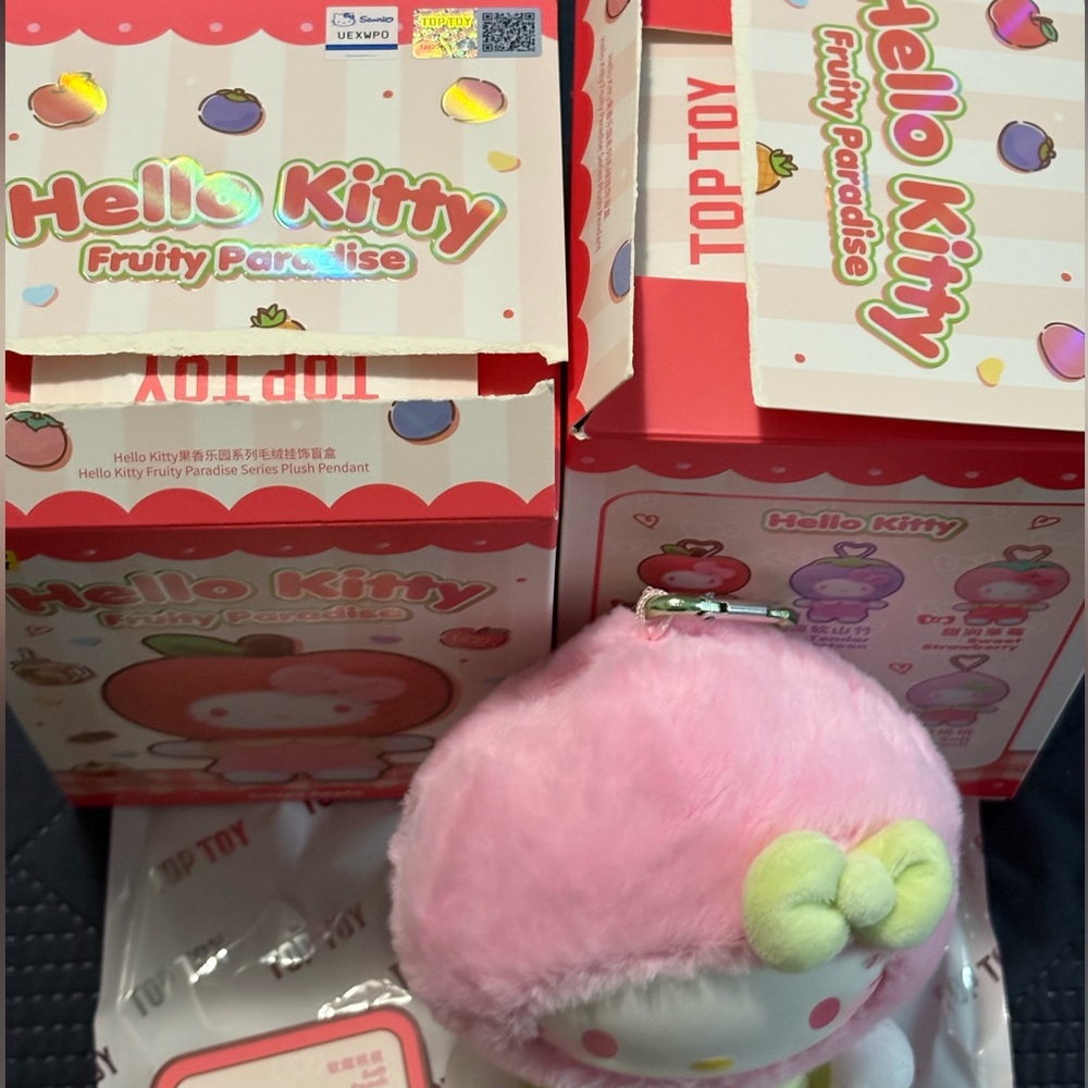 MINISO Sanrio Hello Kitty Fruity Paradise Plush Pendant - Picture 5 of 6